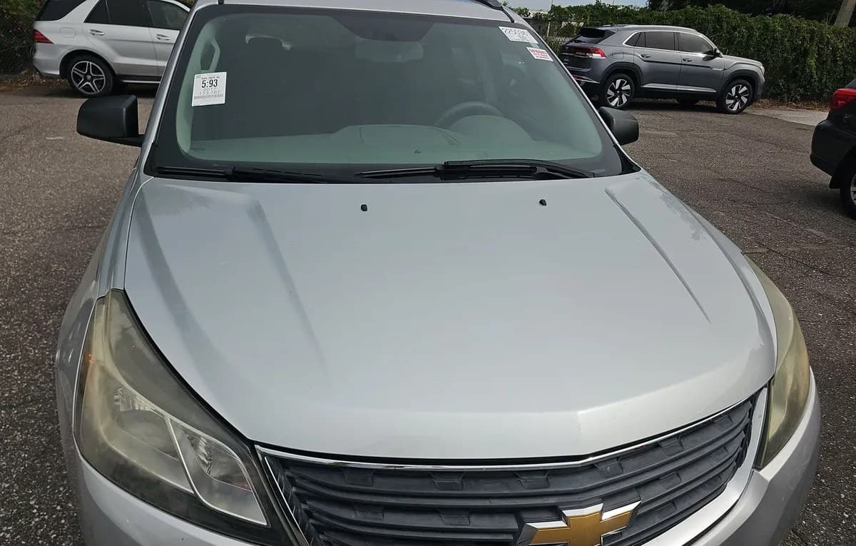 2017 CHEVROLET TRAVERSE LS 2