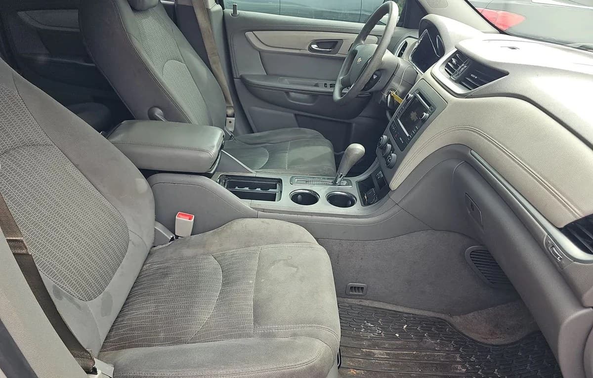 2017 CHEVROLET TRAVERSE LS 4