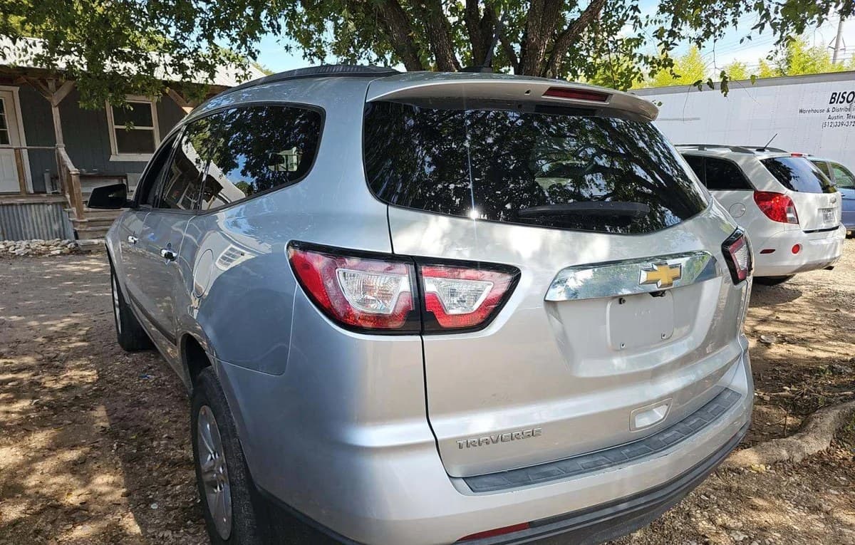 2017 CHEVROLET TRAVERSE LS 2