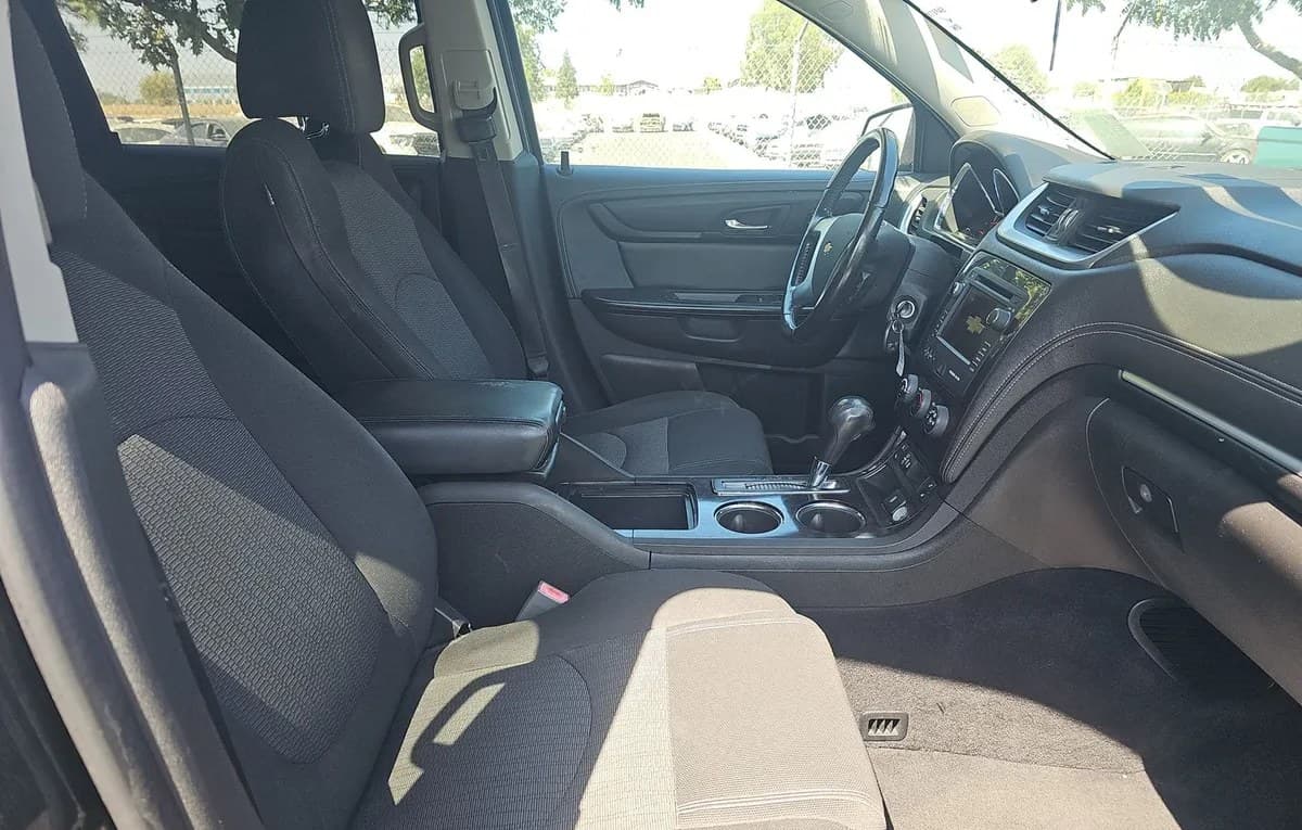 2017 CHEVROLET TRAVERSE LT 5