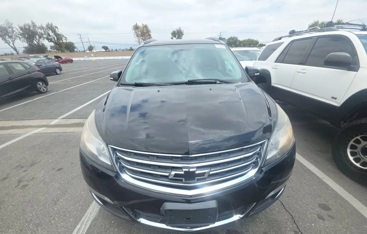 2017 CHEVROLET TRAVERSE LT 2