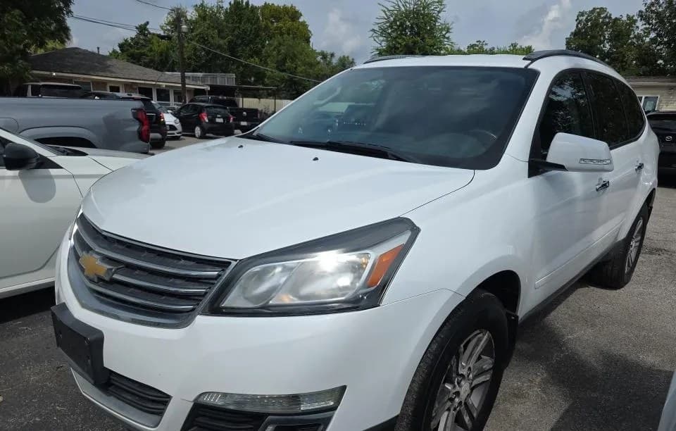 2017 CHEVROLET TRAVERSE LT 2