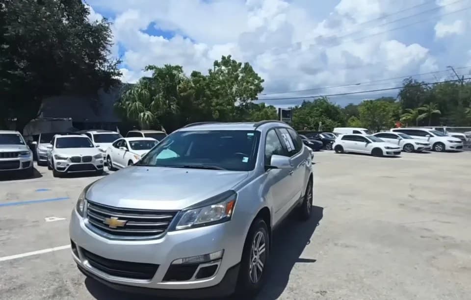 2017 CHEVROLET TRAVERSE LT 2