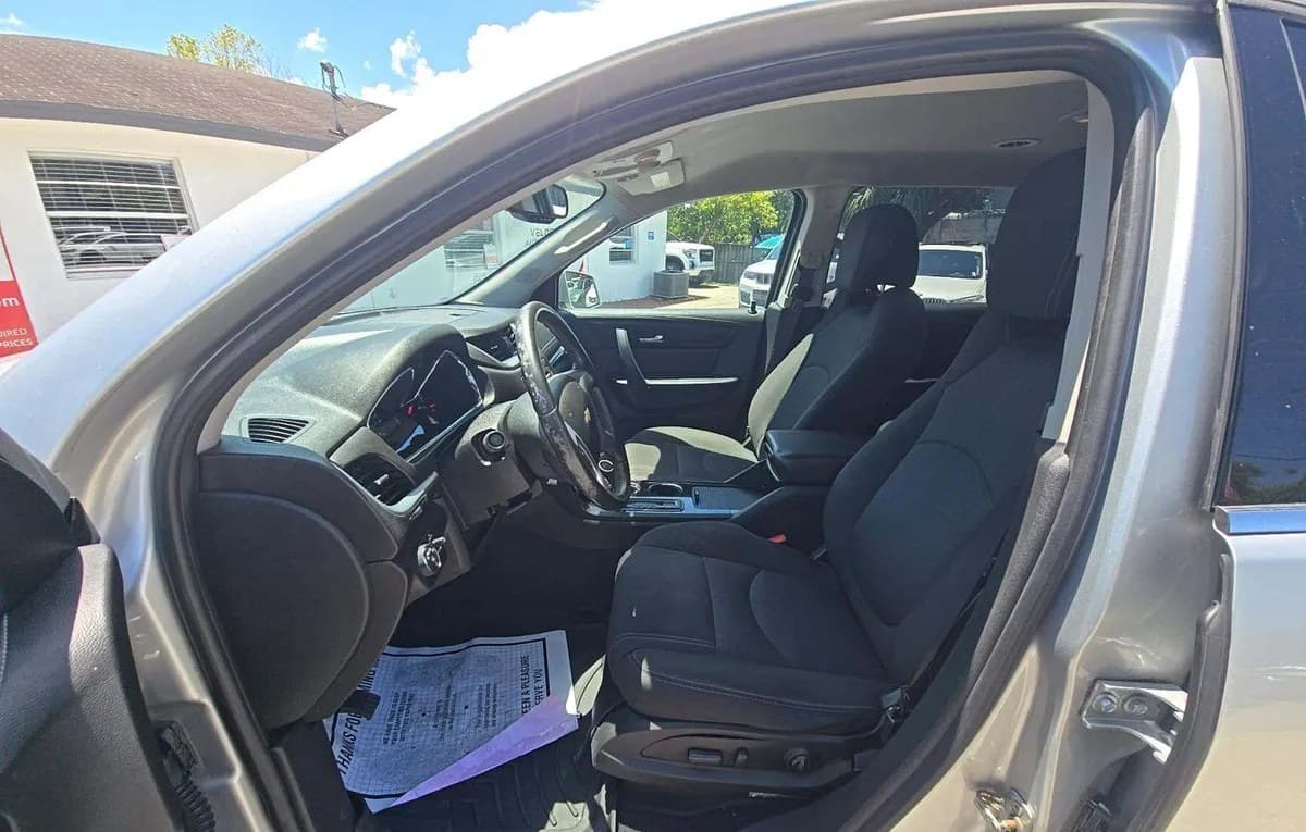 2017 CHEVROLET TRAVERSE LT 4