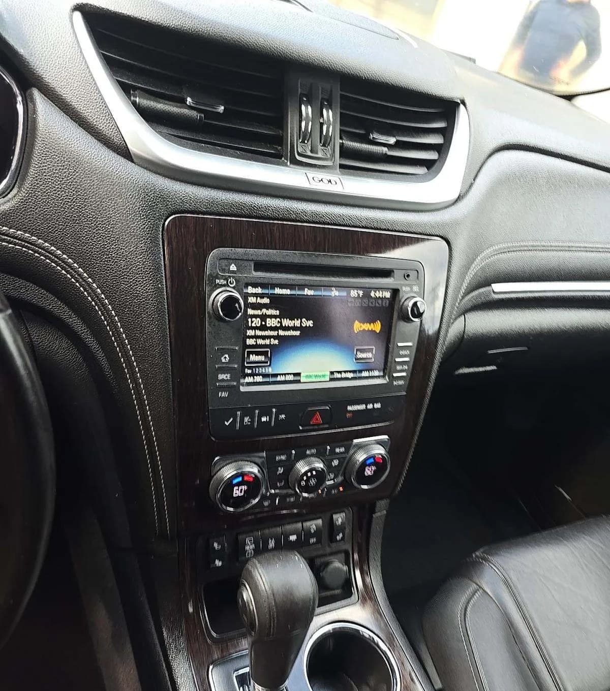 2017 CHEVROLET TRAVERSE LT 2LT 7