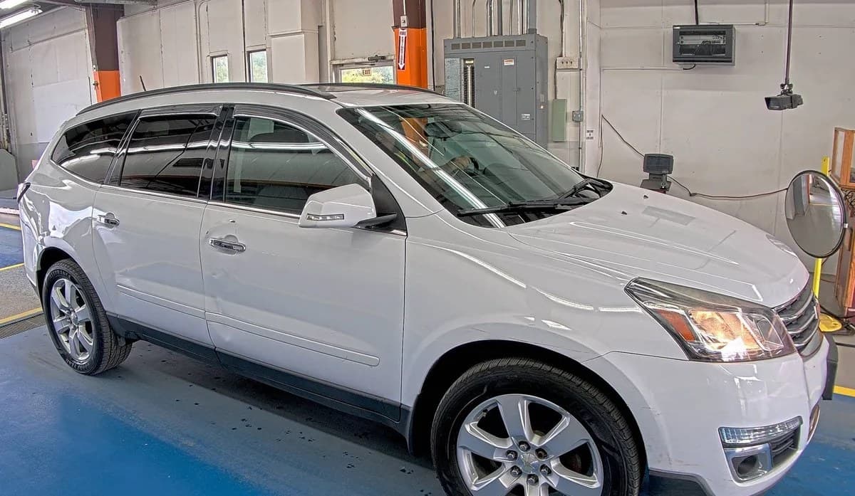 2017 CHEVROLET TRAVERSE LT 3