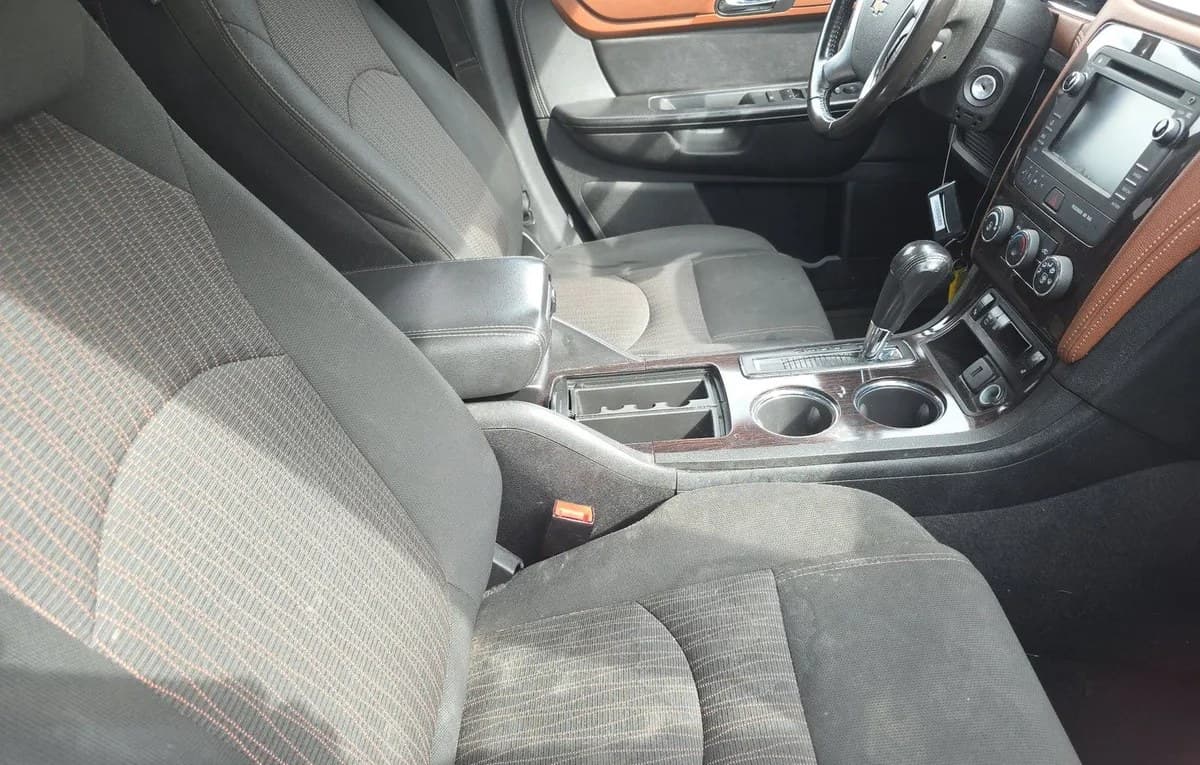 2017 CHEVROLET TRAVERSE LT 4