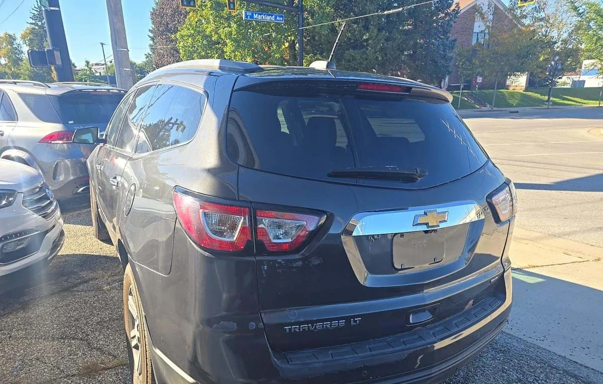 2017 CHEVROLET TRAVERSE LT 3
