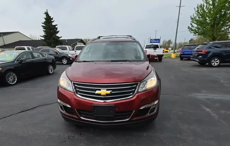 2017 CHEVROLET TRAVERSE LT 2