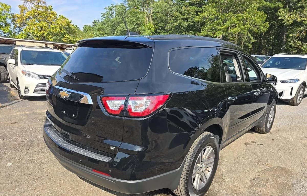 2017 CHEVROLET TRAVERSE LT 3