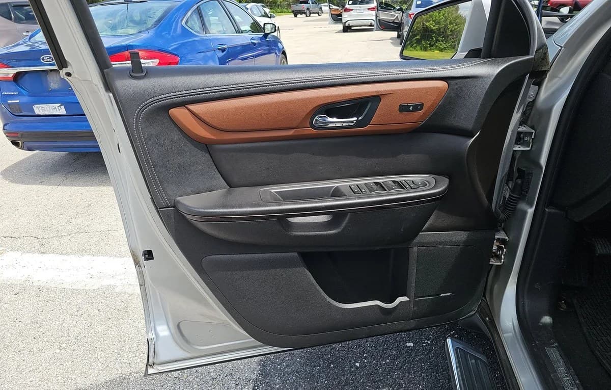 2017 CHEVROLET TRAVERSE Premier 5
