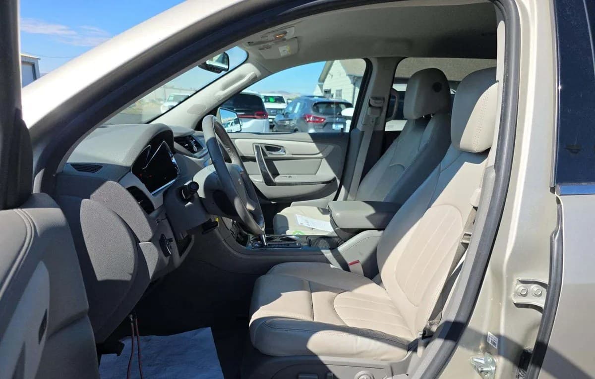 2017 CHEVROLET TRAVERSE Premier 4