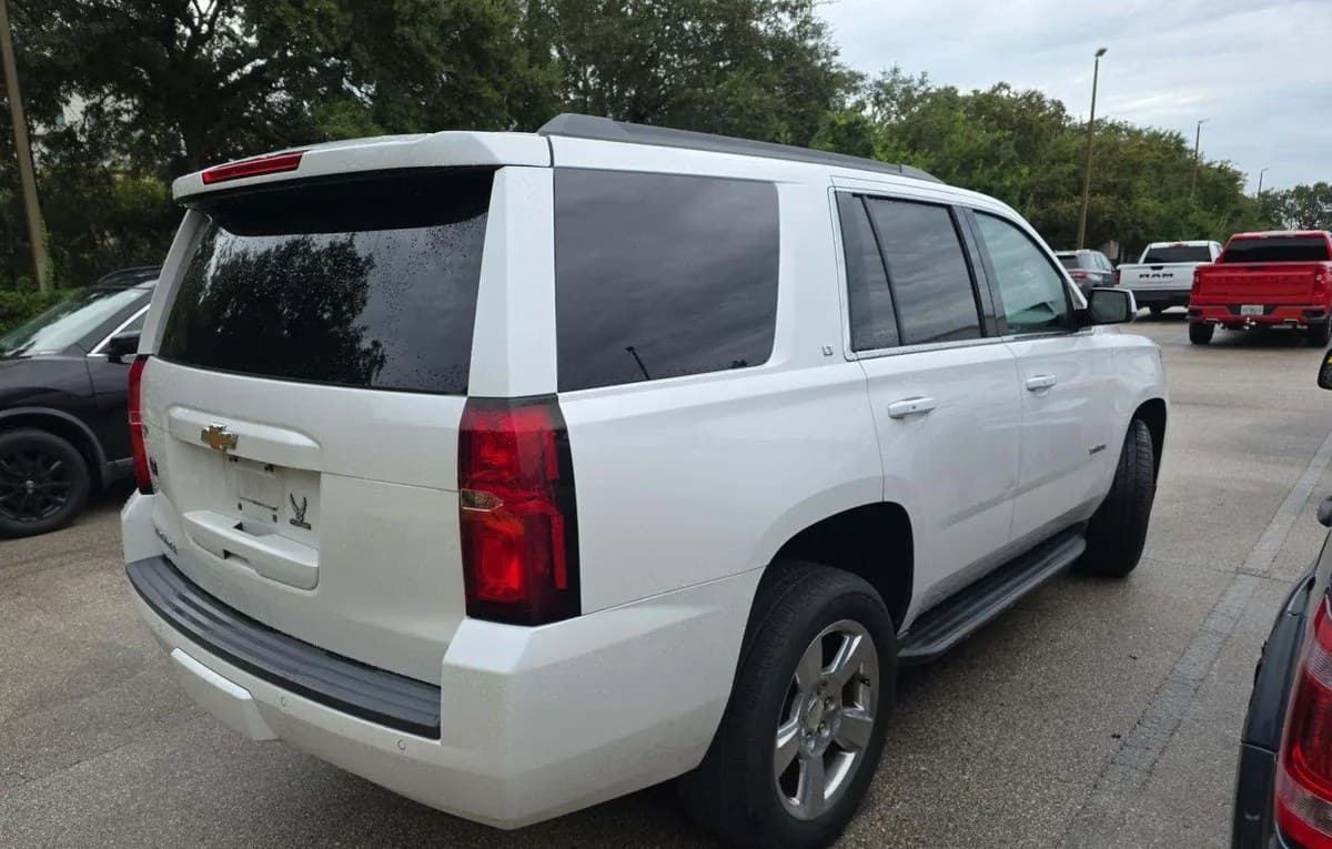 2019 CHEVROLET TAHOE LT 1LT 4