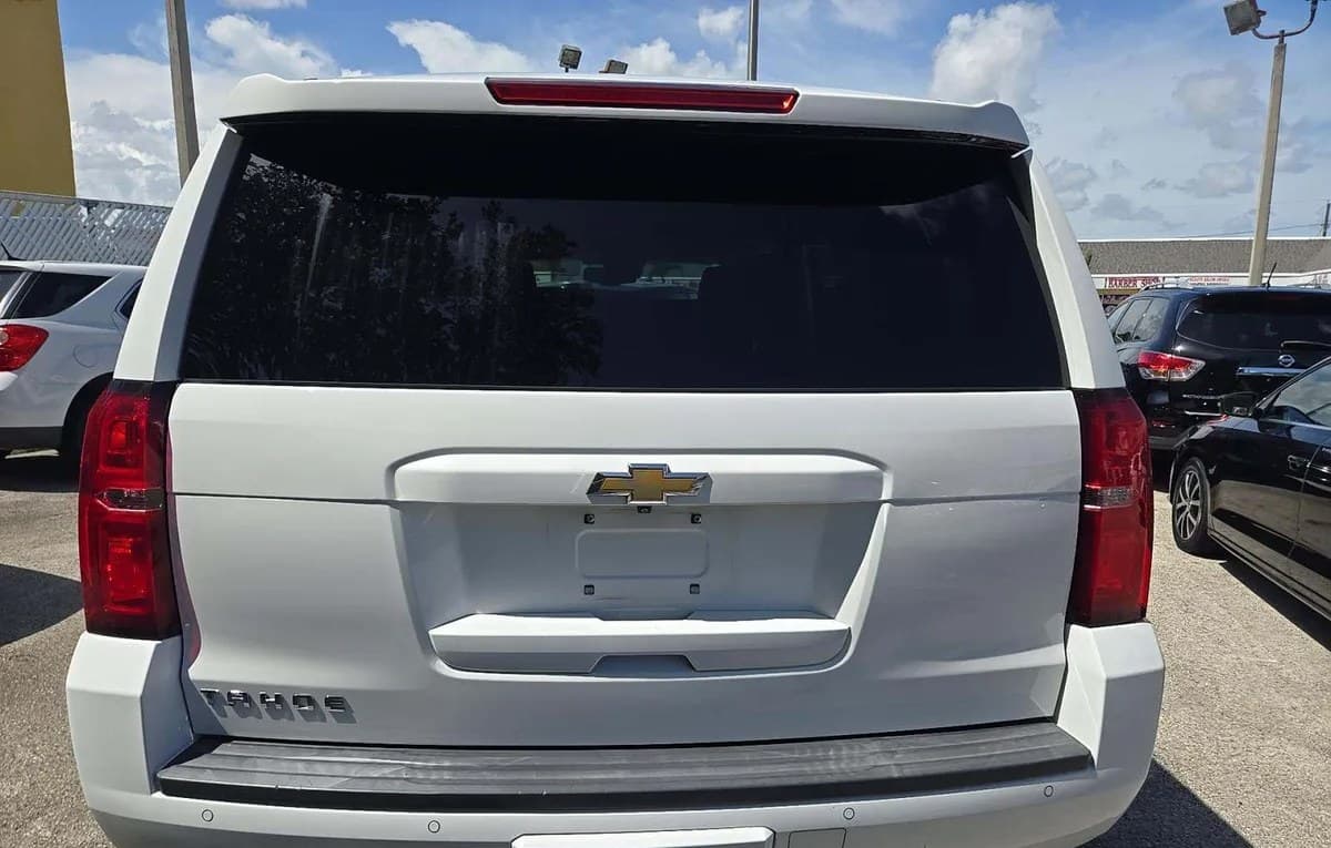 2017 CHEVROLET TAHOE LT 4