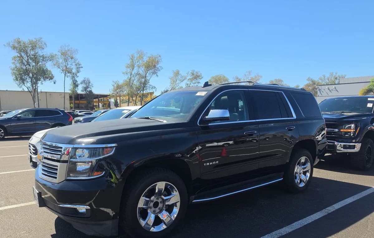 2017 CHEVROLET TAHOE Premier 2