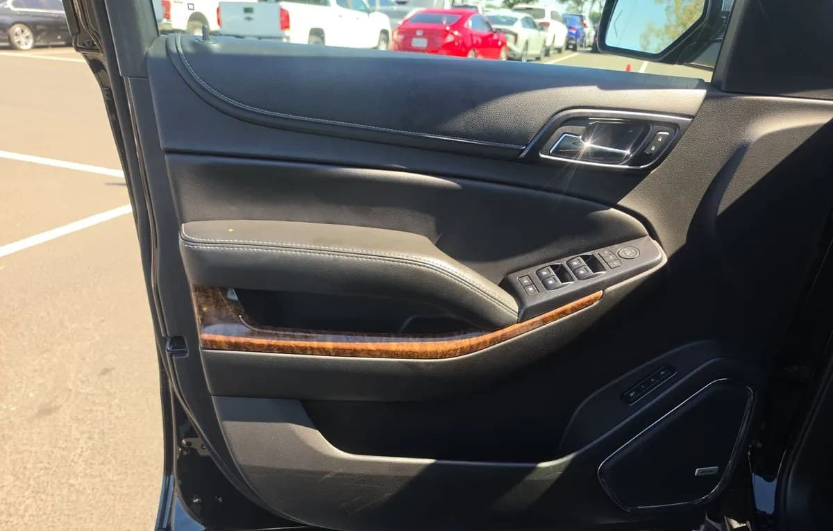 2017 CHEVROLET TAHOE Premier 6