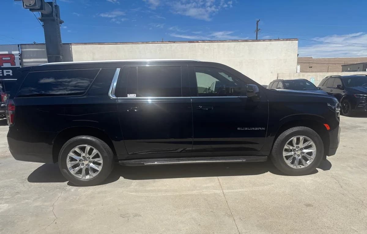 2021 CHEVROLET SUBURBAN LT 4