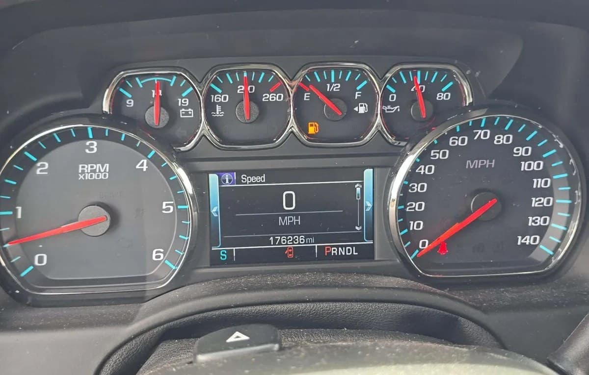 2020 CHEVROLET SUBURBAN LT 6