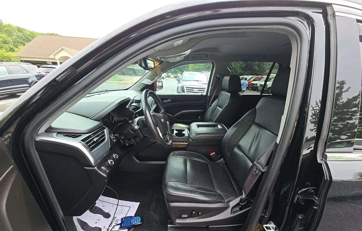 2017 CHEVROLET TAHOE LT 4