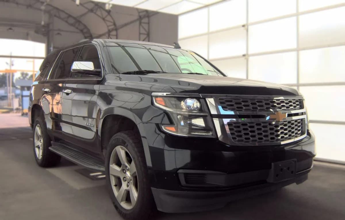 2017 CHEVROLET TAHOE LT 4