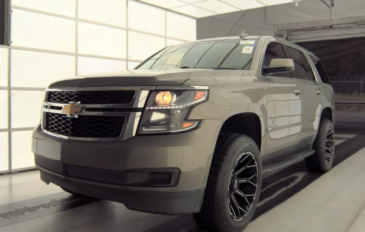 2019 CHEVROLET TAHOE LT 2