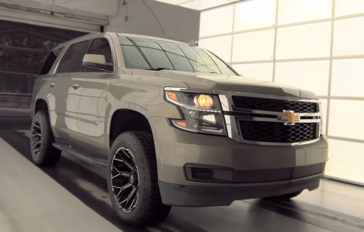 2019 CHEVROLET TAHOE LT 4