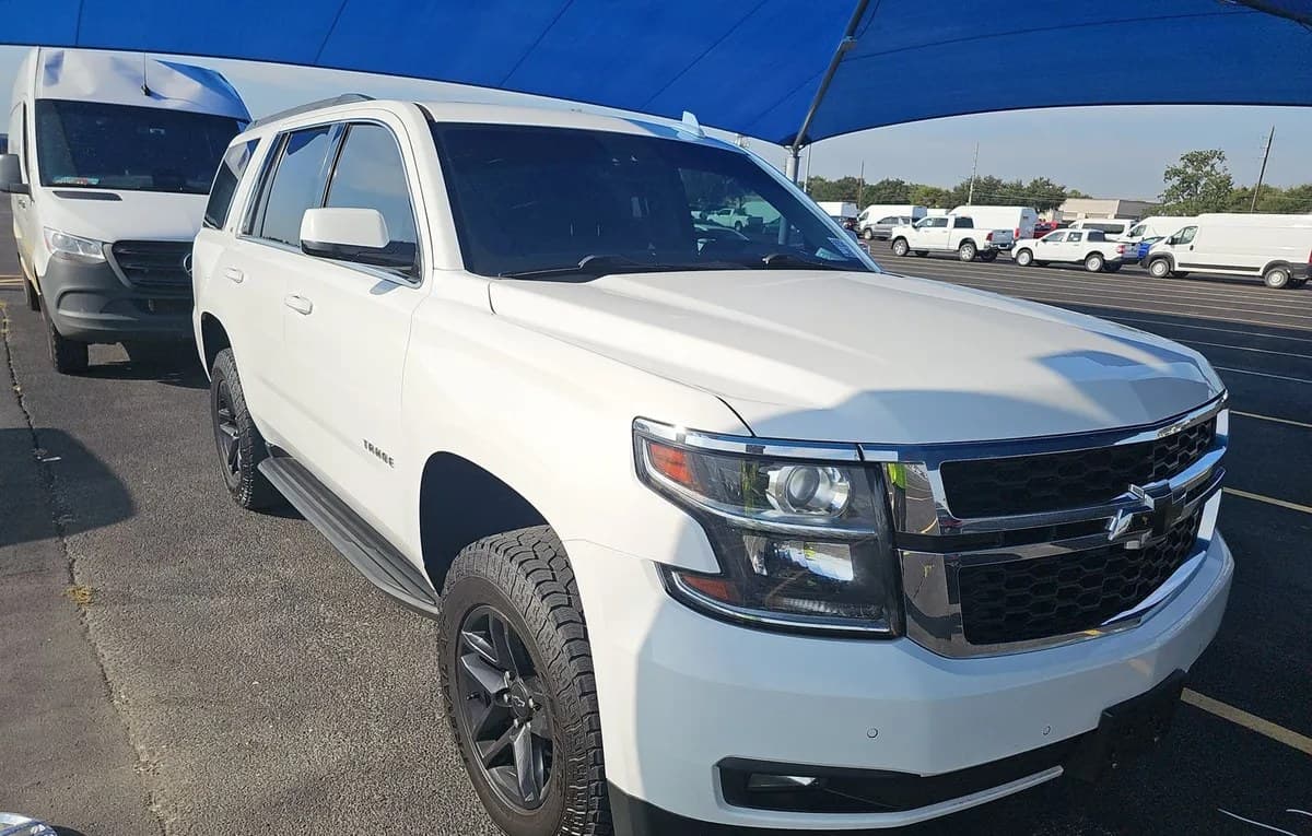 2019 CHEVROLET TAHOE LT 4
