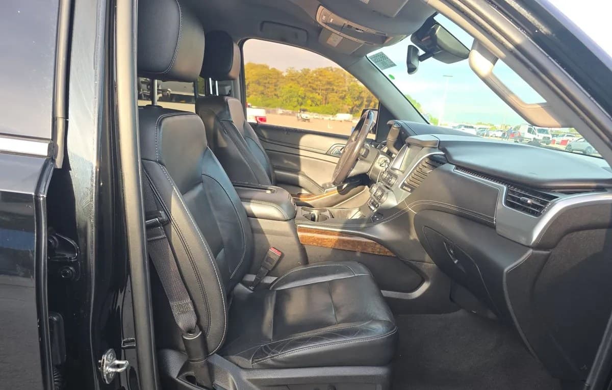 2020 CHEVROLET TAHOE LT 5