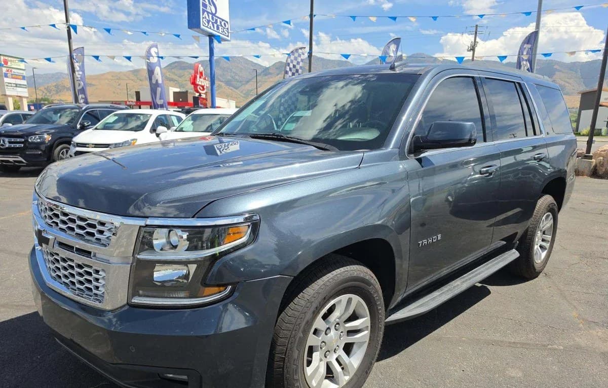 2019 CHEVROLET TAHOE LT 2