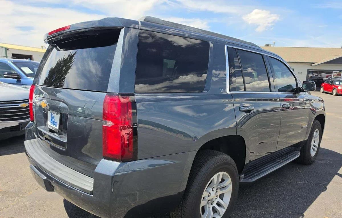 2019 CHEVROLET TAHOE LT 4