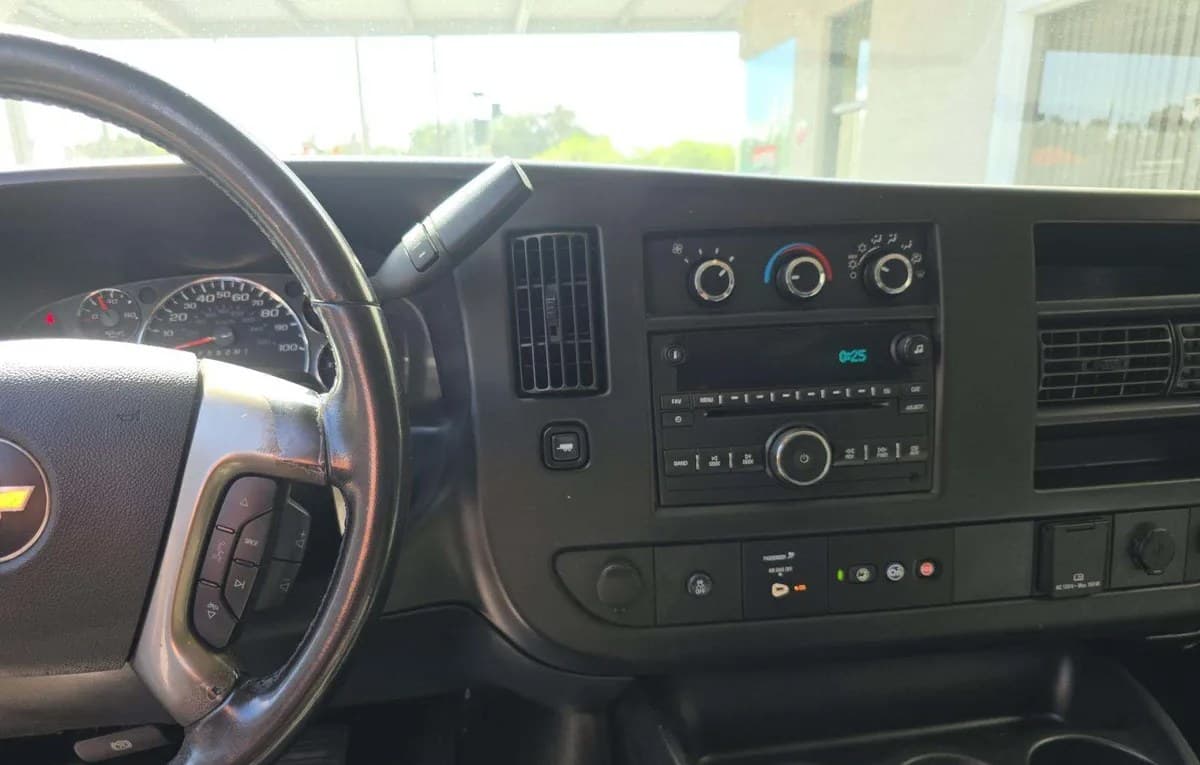 2017 CHEVROLET EXPRESS 2500 LS 7