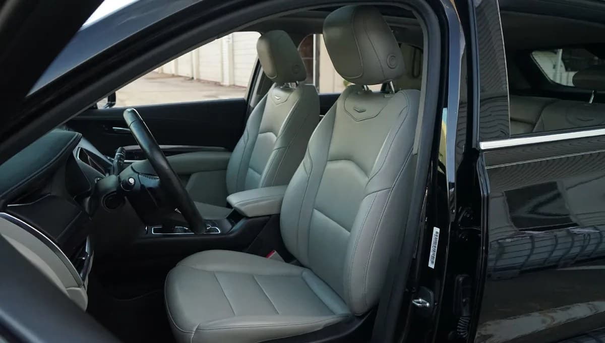 2019 CADILLAC XT4 Luxury 4