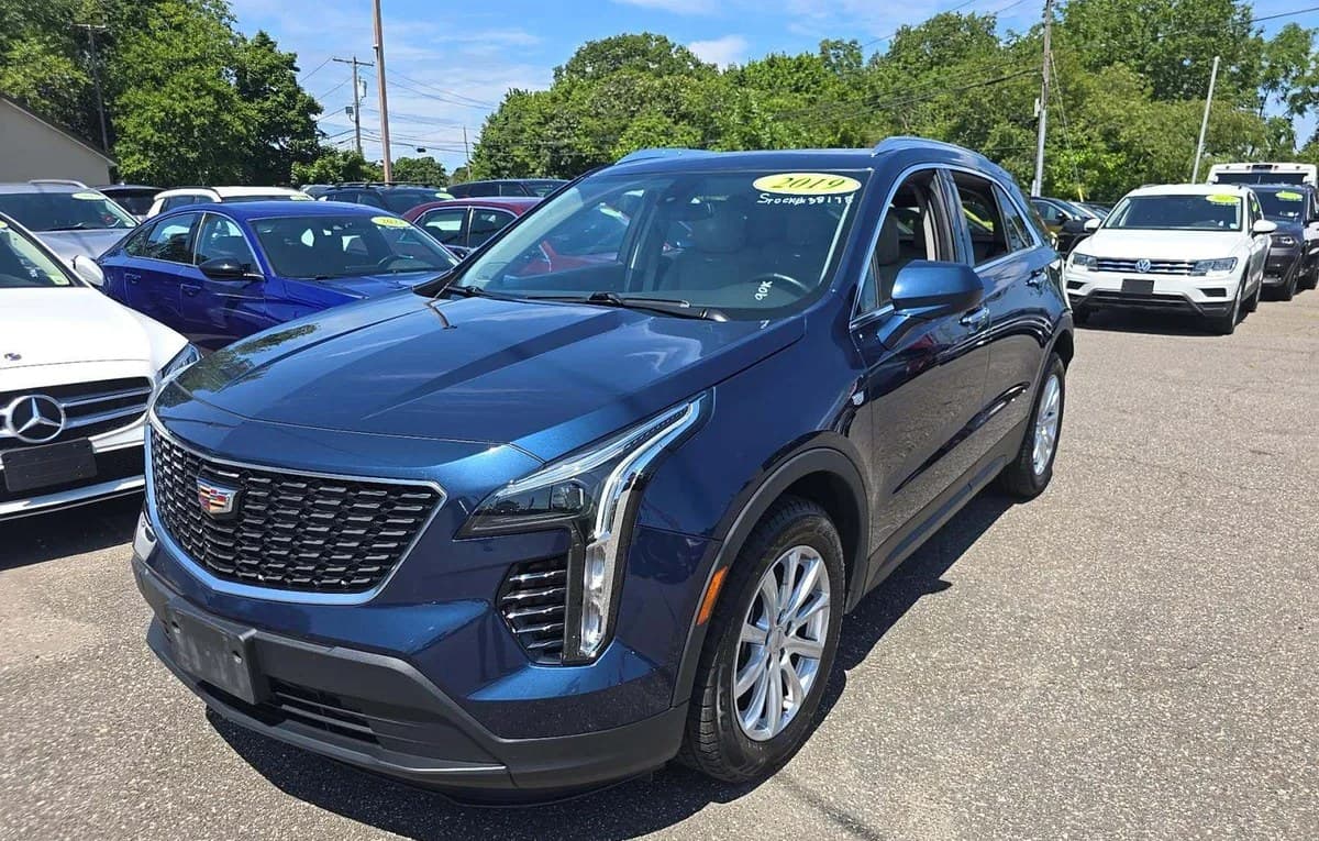 2019 CADILLAC XT4 Luxury 2