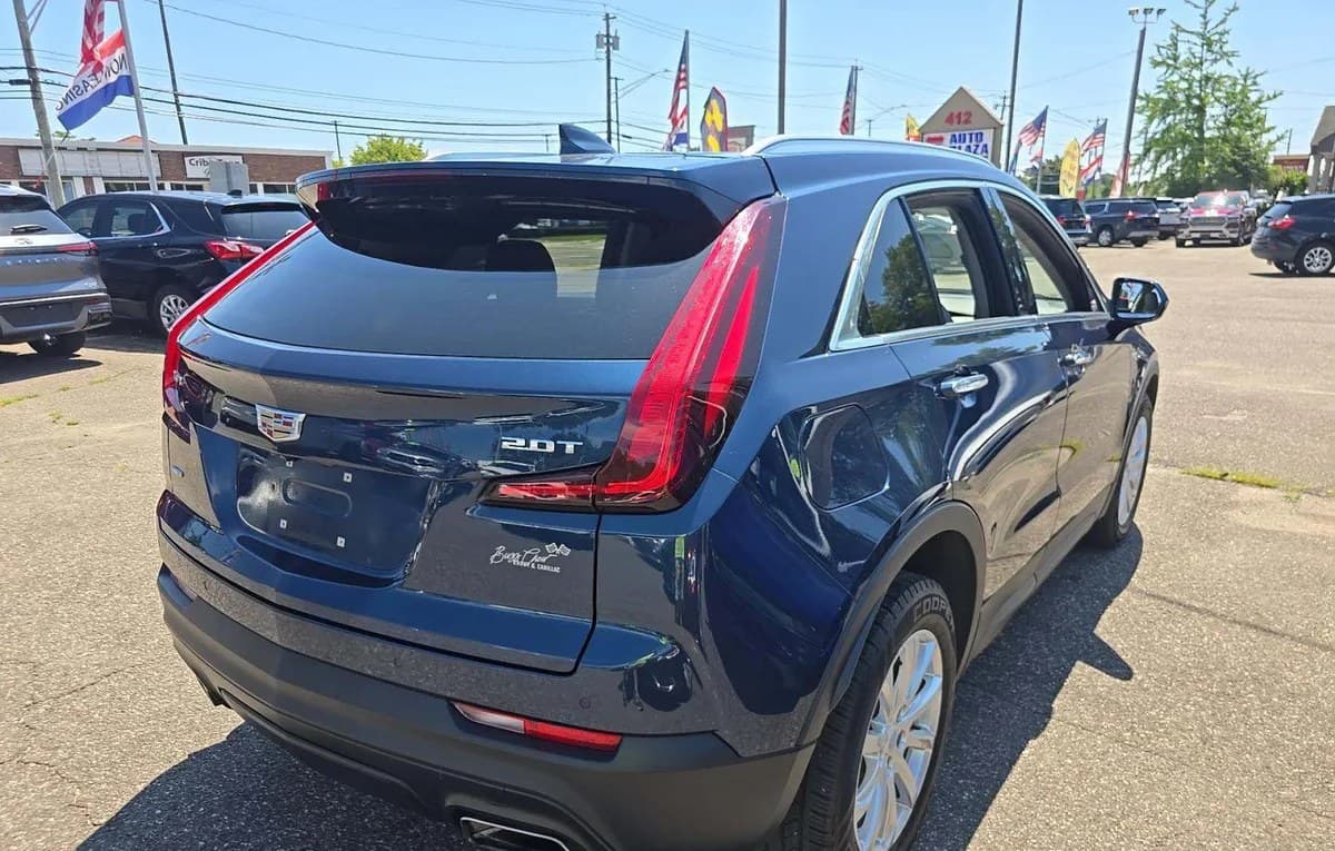 2019 CADILLAC XT4 Luxury 4