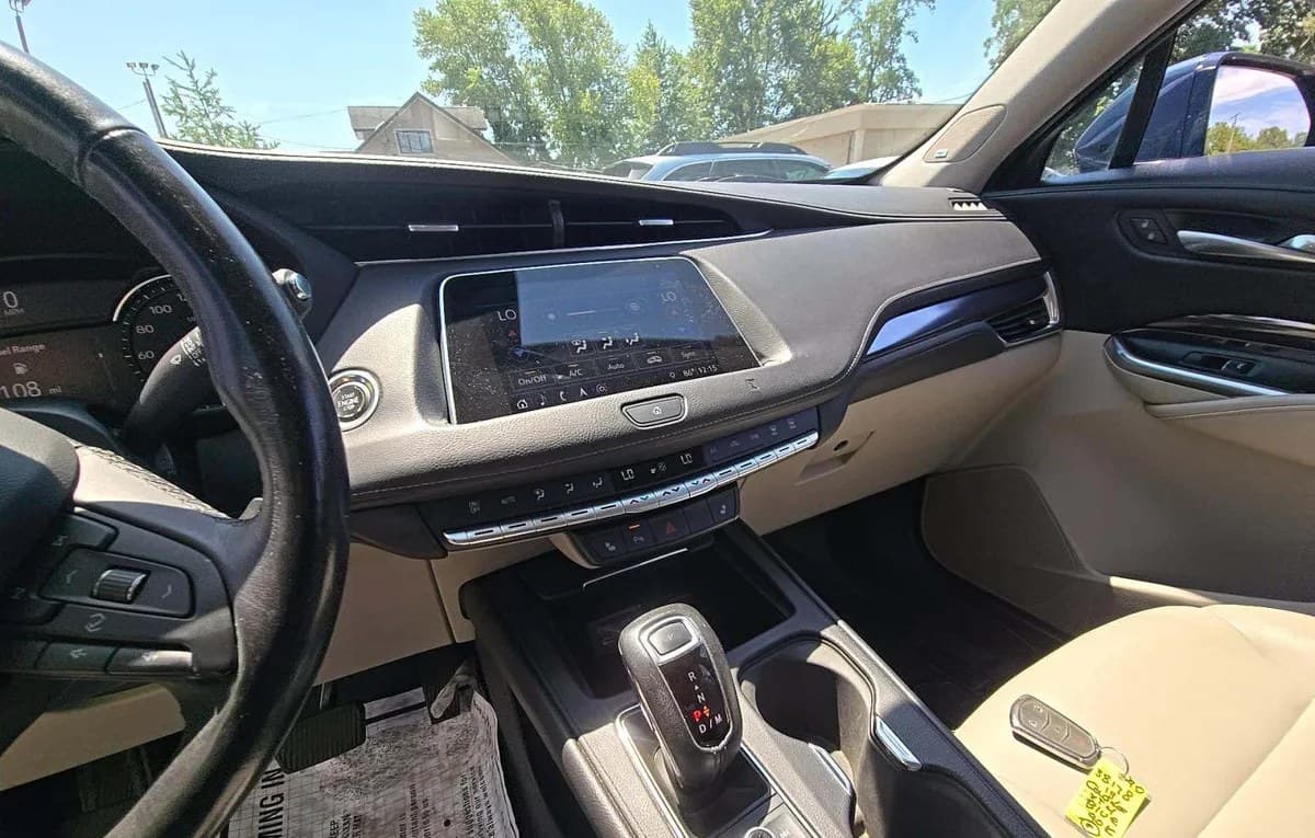 2019 CADILLAC XT4 Luxury 7