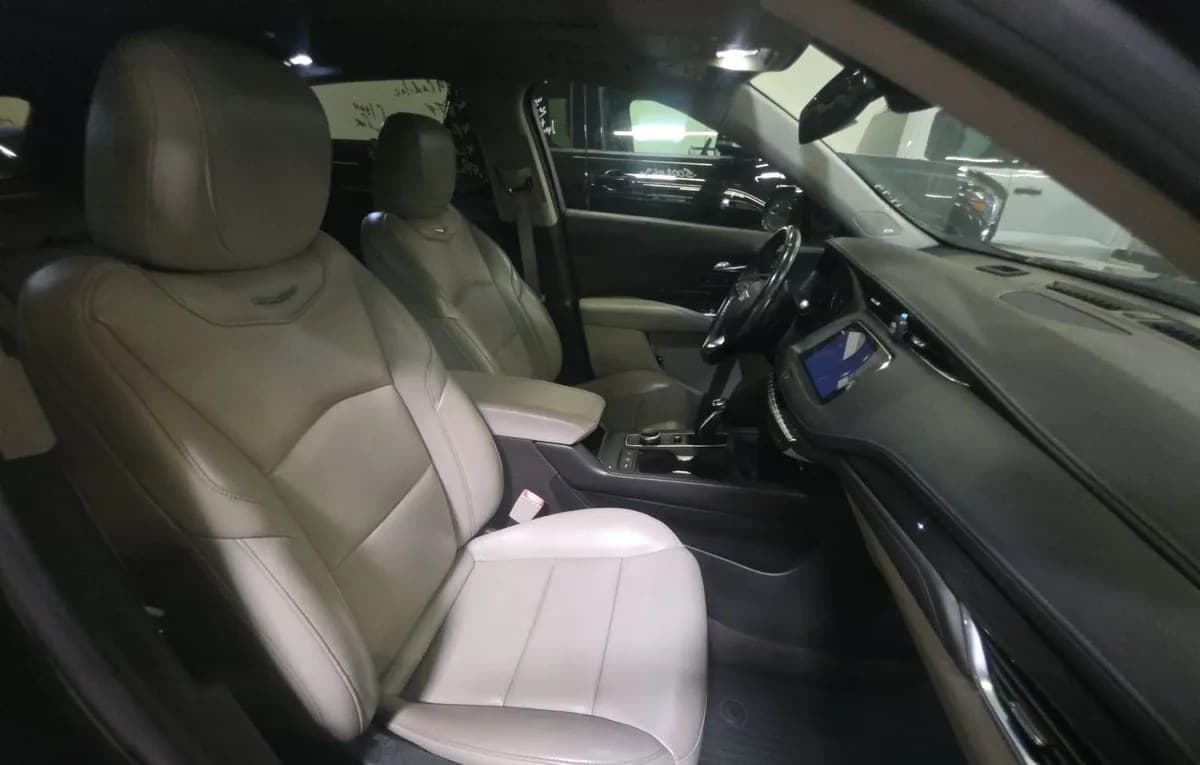 2019 CADILLAC XT4 PREMIUM Luxury 5