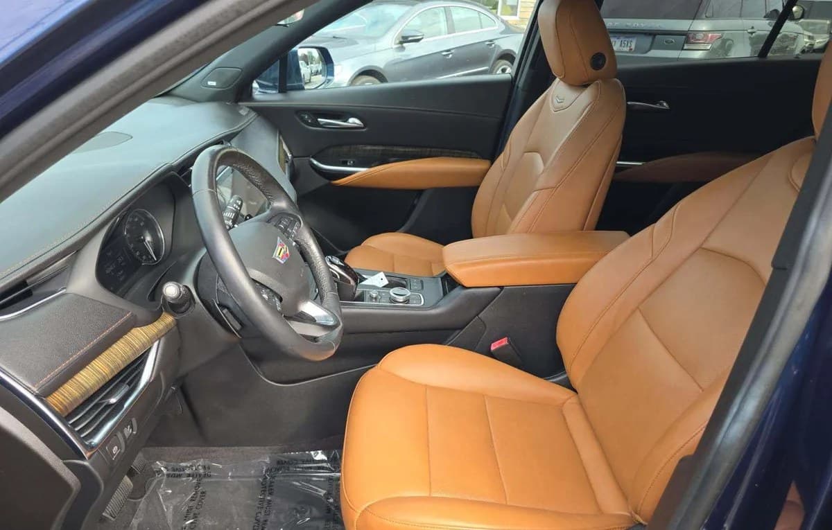 2020 CADILLAC XT4 PREMIUM Luxury 4