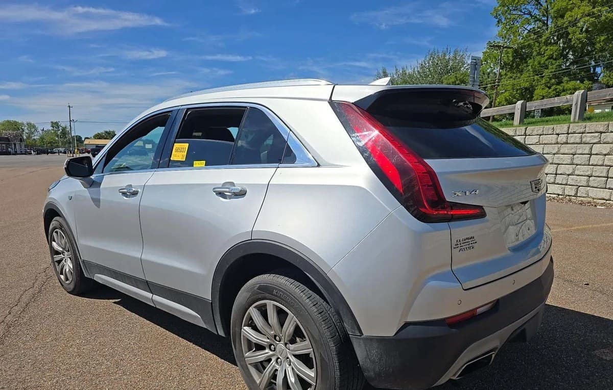 2021 CADILLAC XT4 PREMIUM Luxury 3