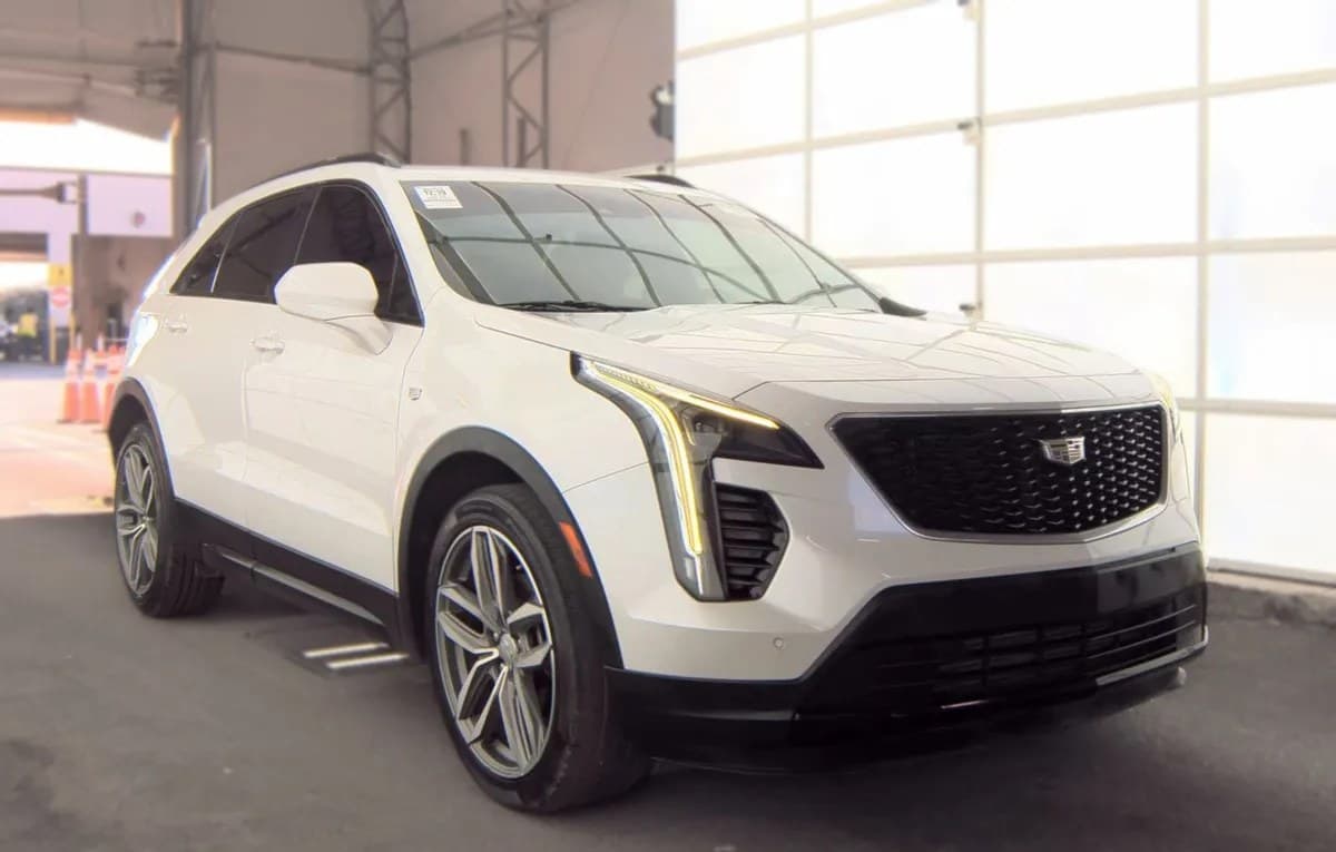 2019 CADILLAC XT4 SPORT 1SF 4