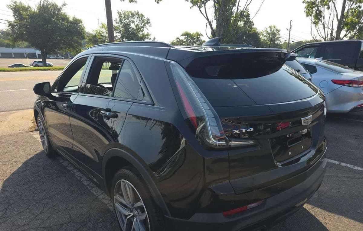 2019 CADILLAC XT4 Sport 3
