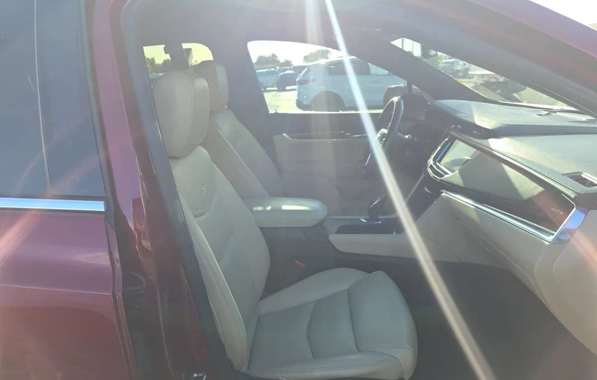 2017 CADILLAC XT5 Base 5