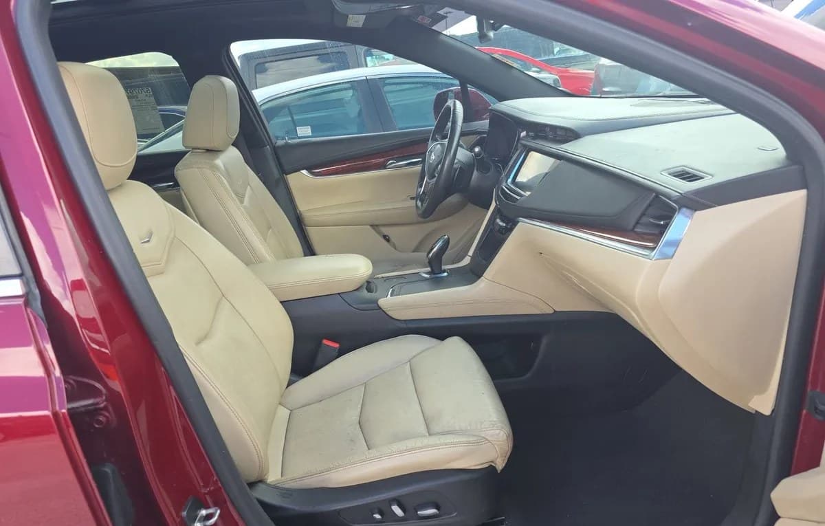 2017 CADILLAC XT5 Luxury 5
