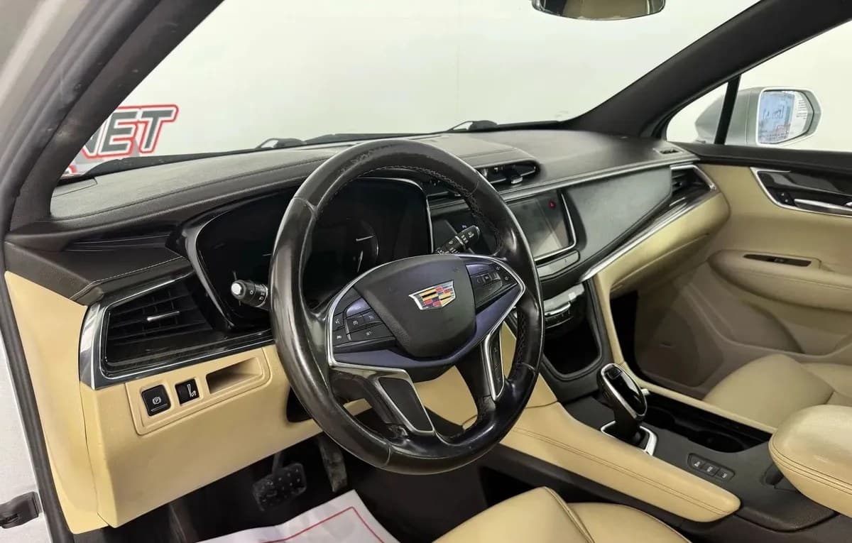 2018 CADILLAC XT5 Base 7