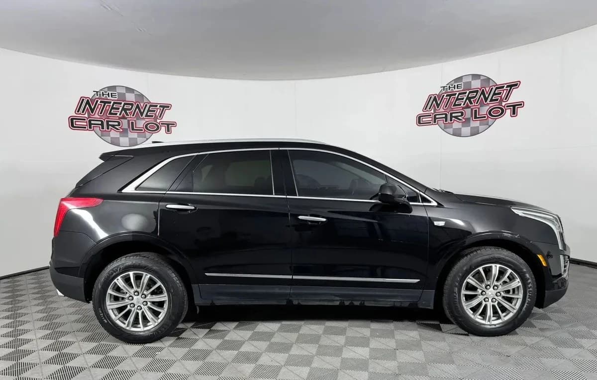 2017 CADILLAC XT5 Luxury 5