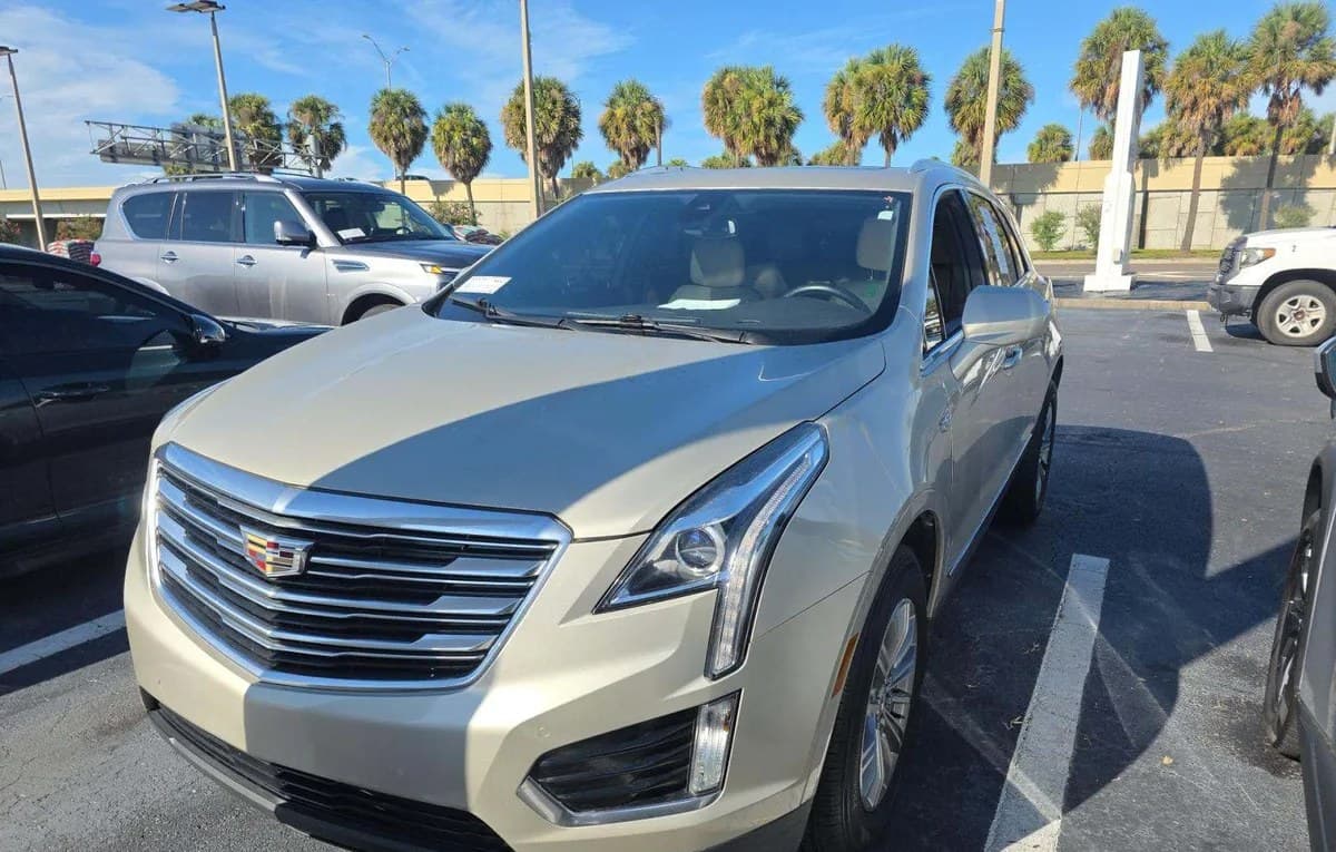 2017 CADILLAC XT5 Luxury 2