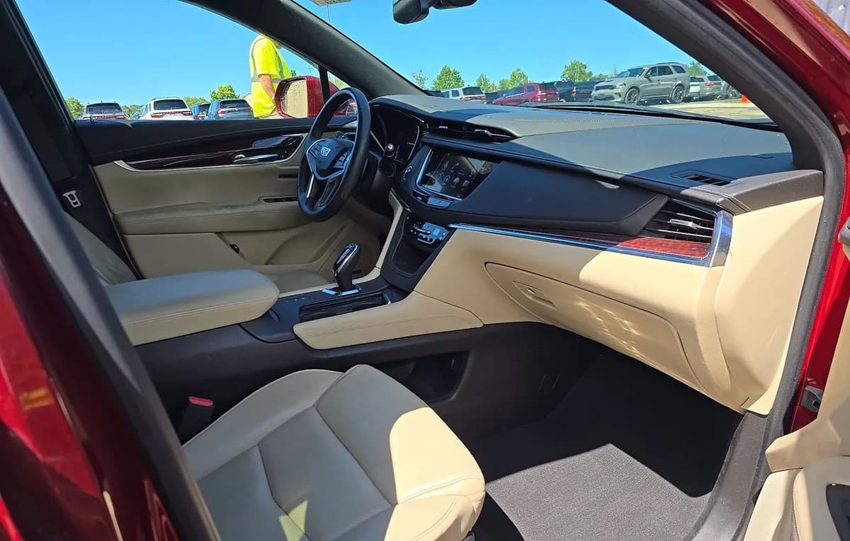2017 CADILLAC XT5 PREMIUM Luxury 5