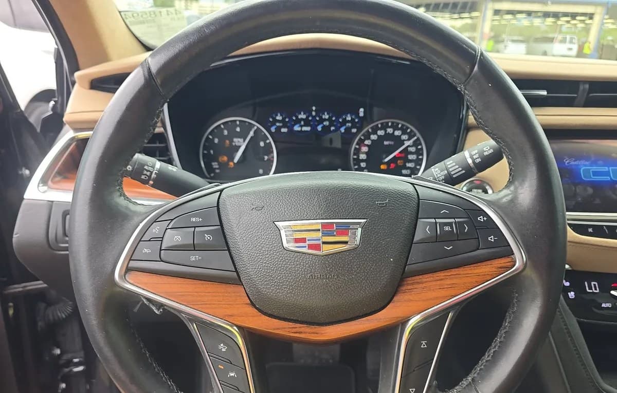 2017 CADILLAC XT5 Platinum 7
