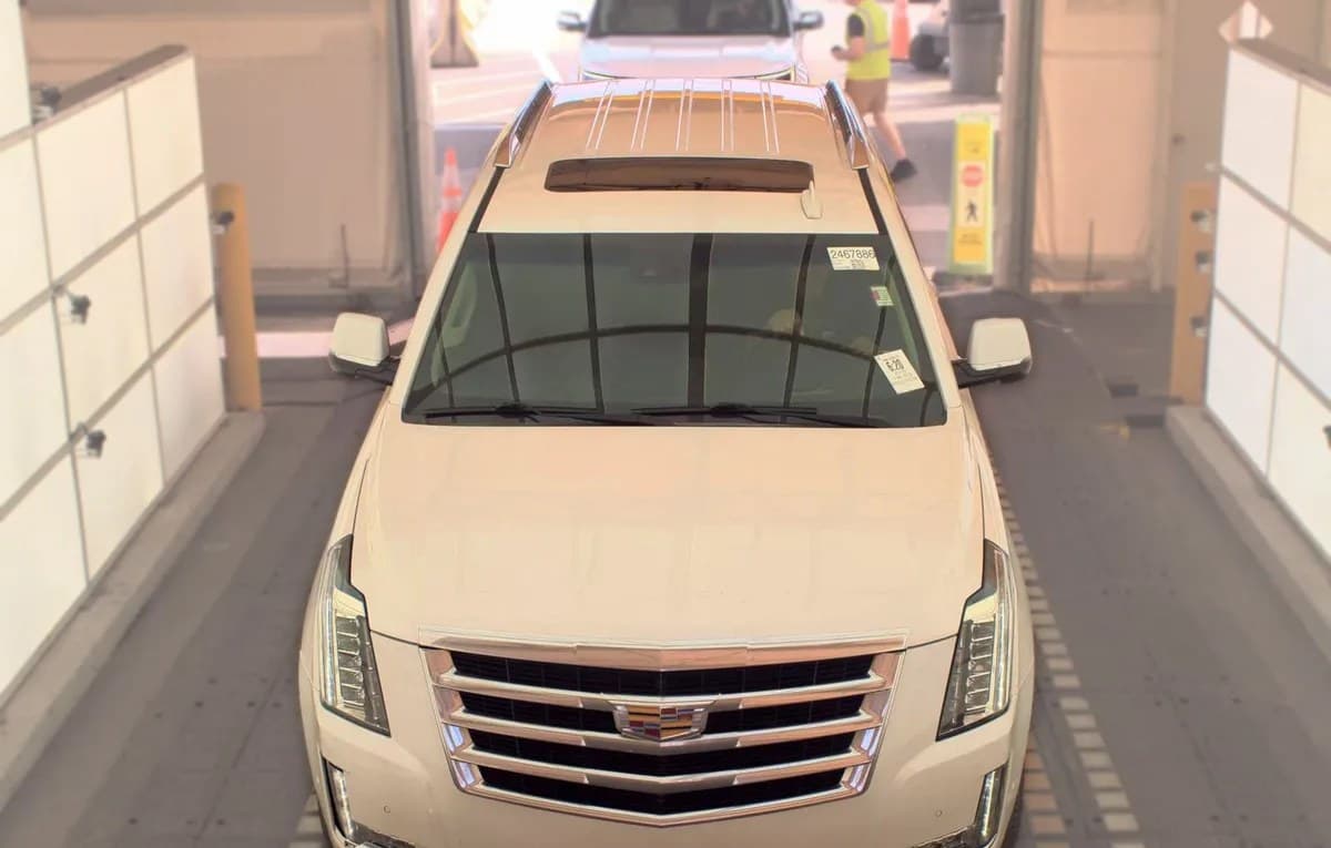 2019 CADILLAC ESCALADE Luxury 3