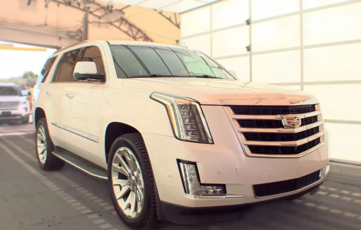 2019 CADILLAC ESCALADE Luxury 4