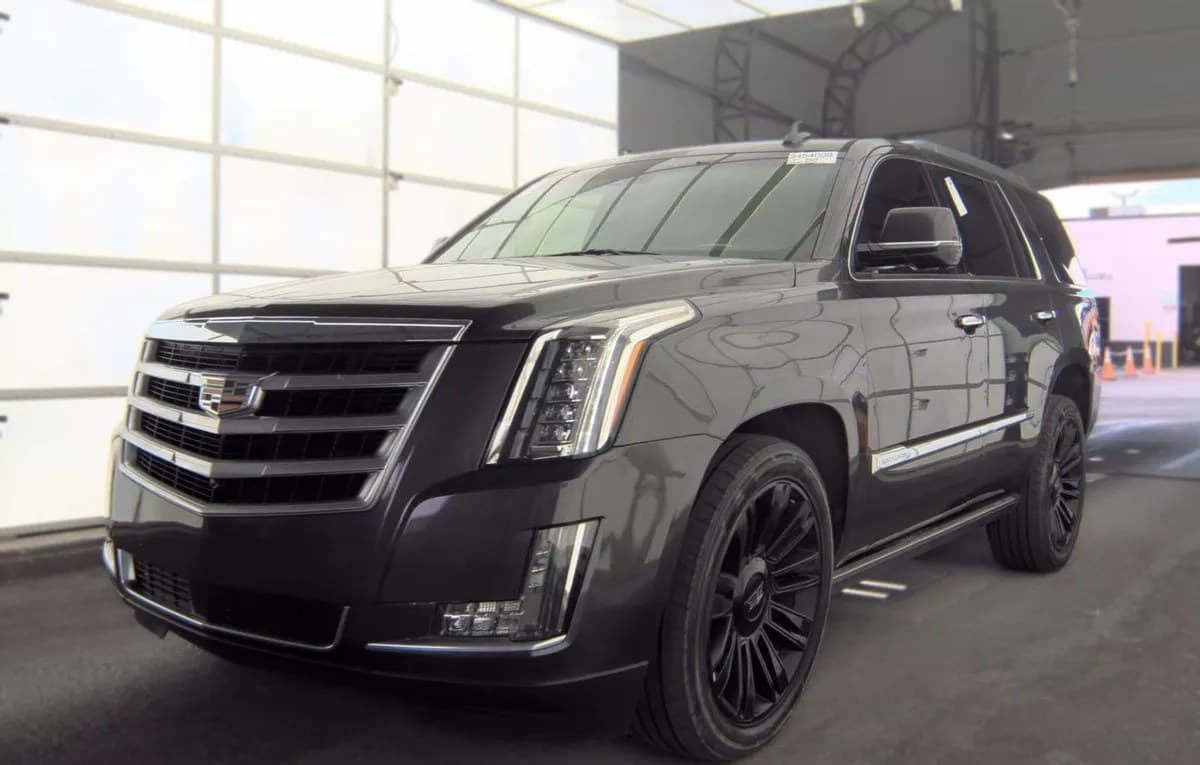 2017 CADILLAC ESCALADE Platinum 2
